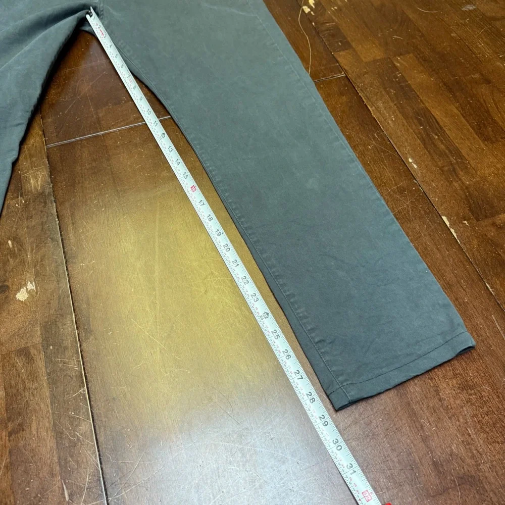 Flint and Tinder Tapered Fit Pants Chinos Gray Mens Size 30X29 (tag says 30x32)‎